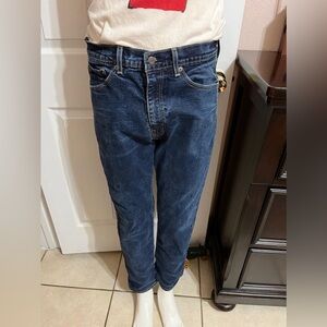 (16) Levi's 505 Classic Blue Jeans with Iconic Patch